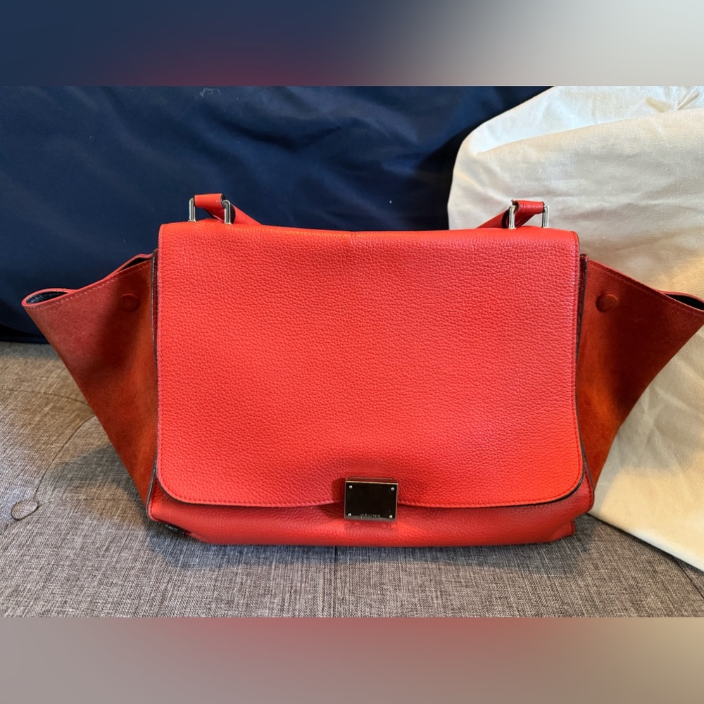 CELINE TRAPÈZE LEATHER HANDBAG